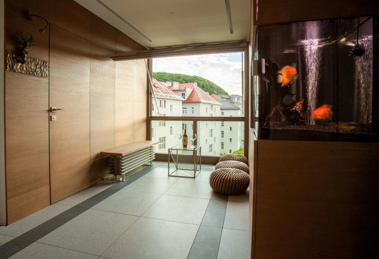 Contemporary Apartment With Fireplace & Terrace Banska Bystrica Exterior photo