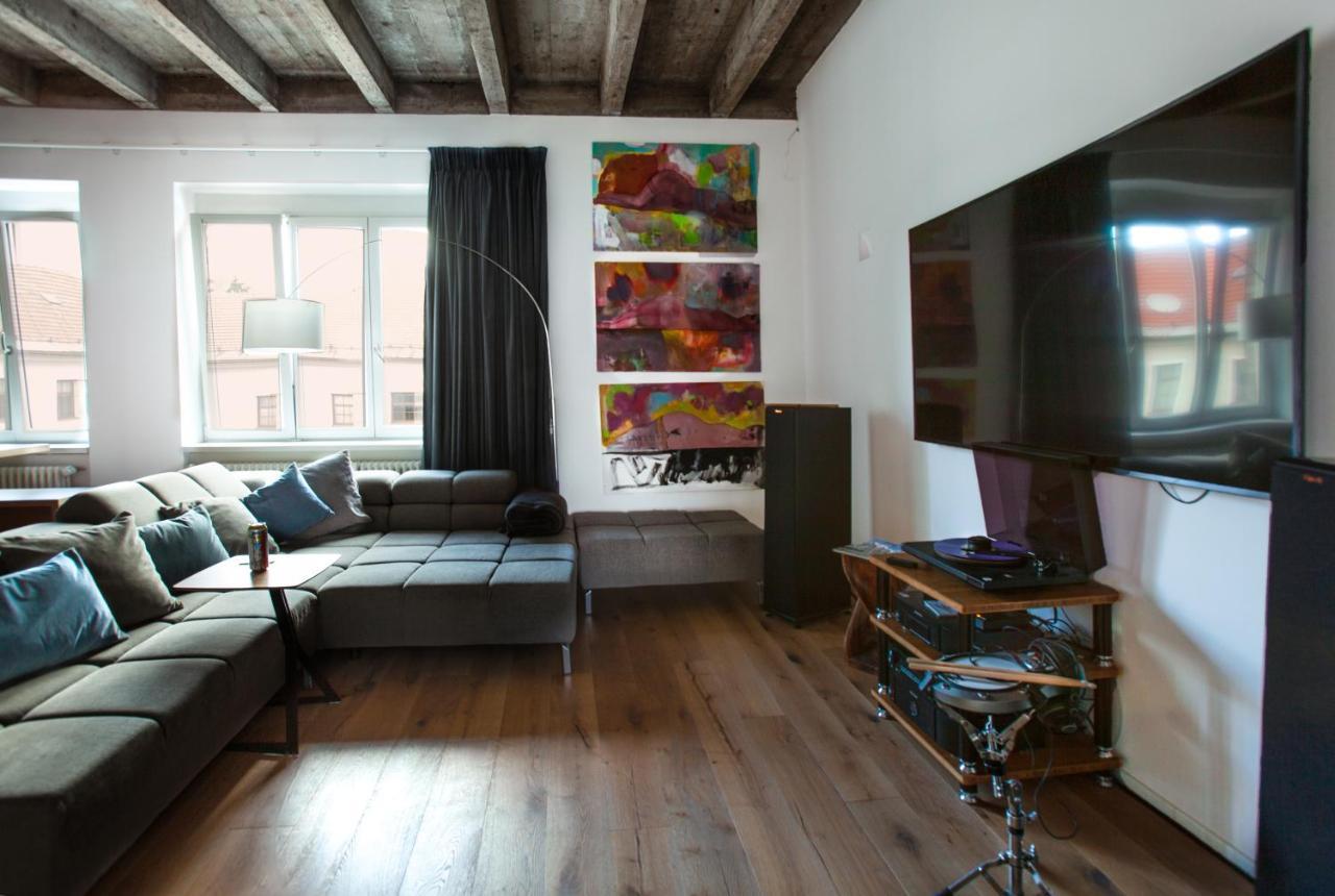 Contemporary Apartment With Fireplace & Terrace Banska Bystrica Exterior photo